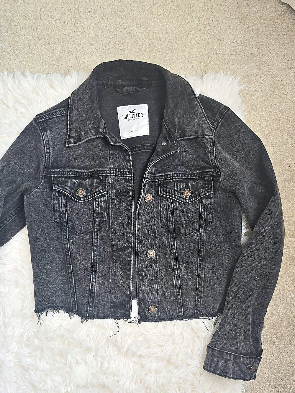 Hollister Cropped Black Denim Trucker Jacket